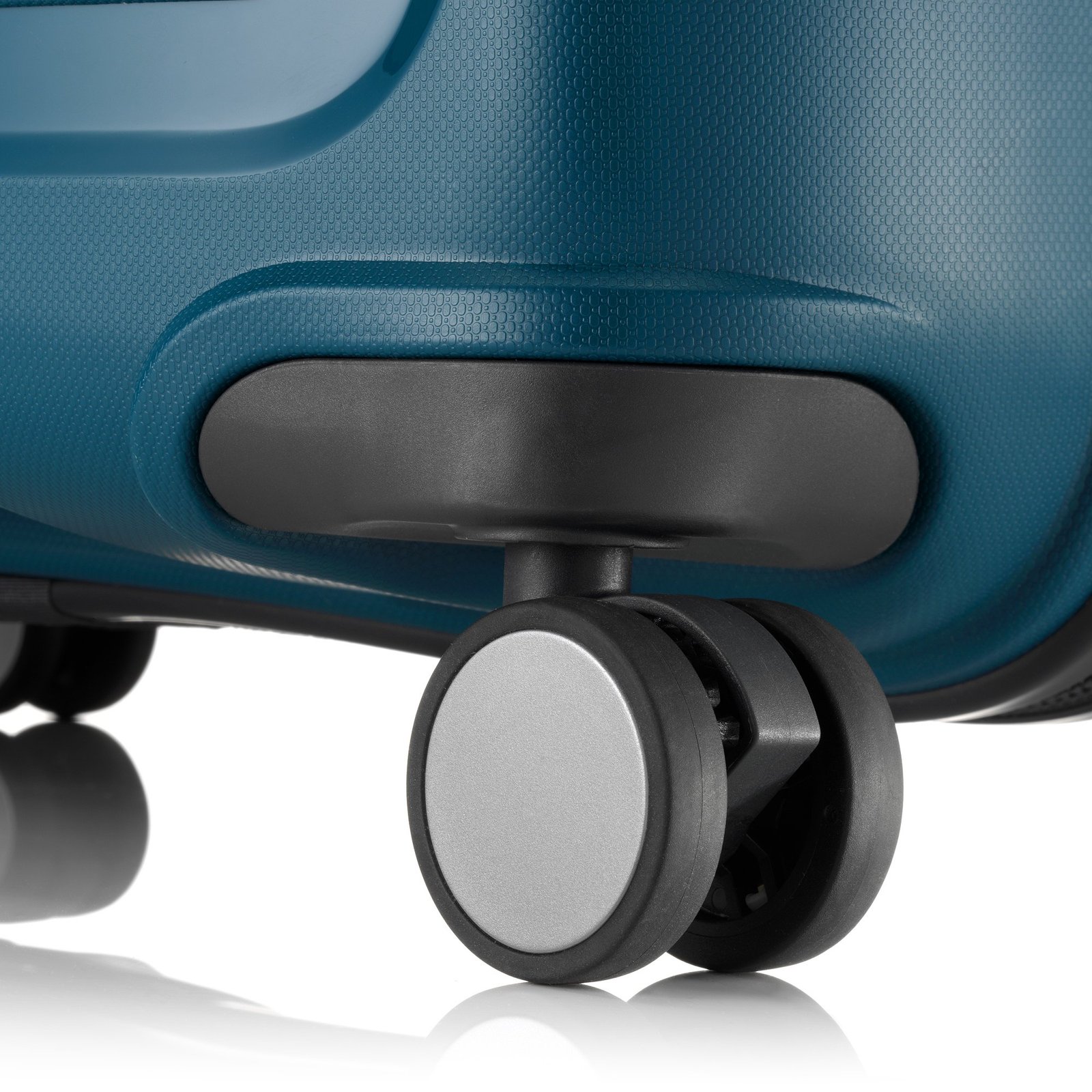 Tripp Holiday 8 Medium Expandable Suitcase - Image 5